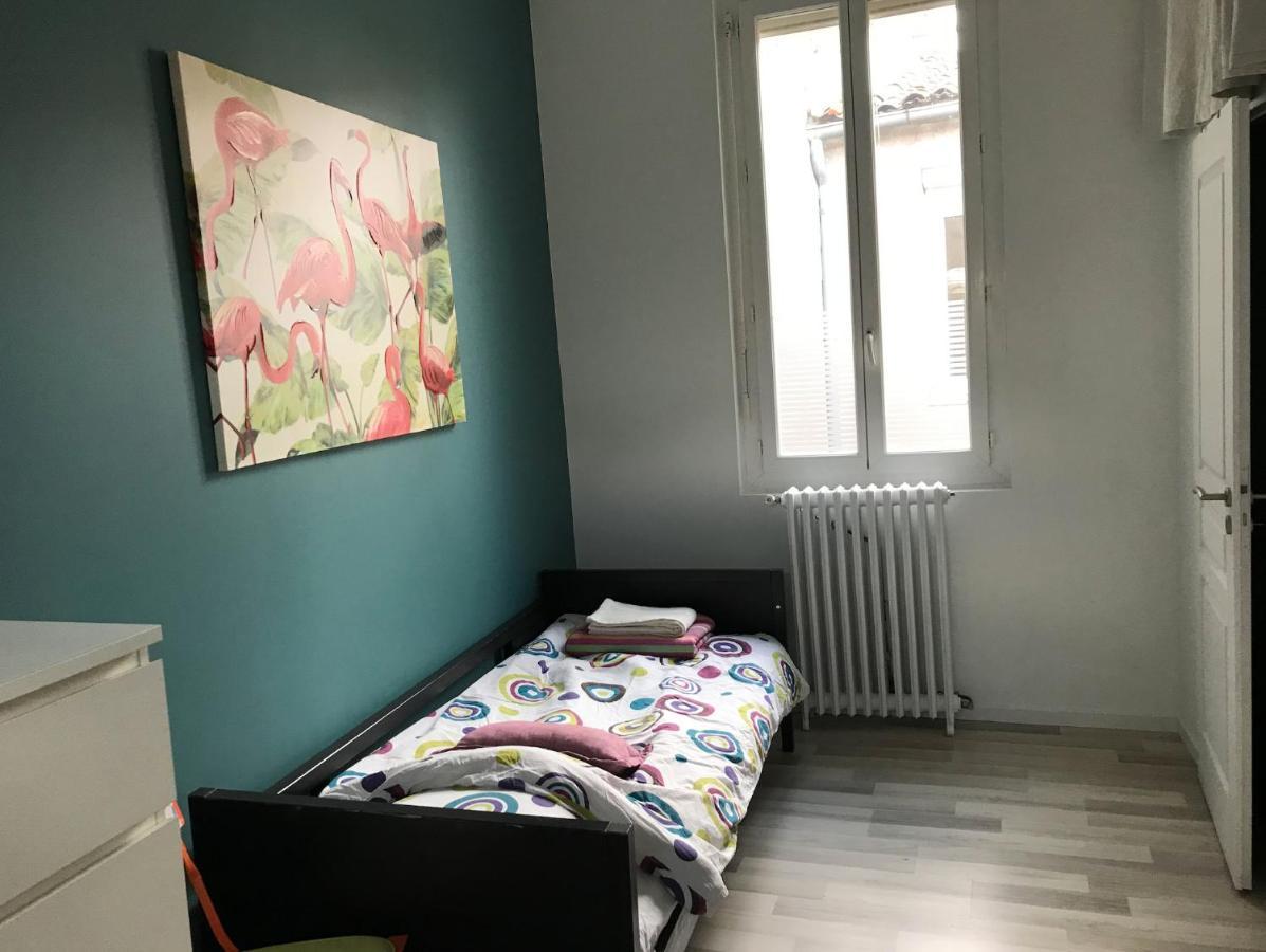 Chambre Independante Avec Sdb-Terrasse Privative. Centre Ville Nimes Luaran gambar